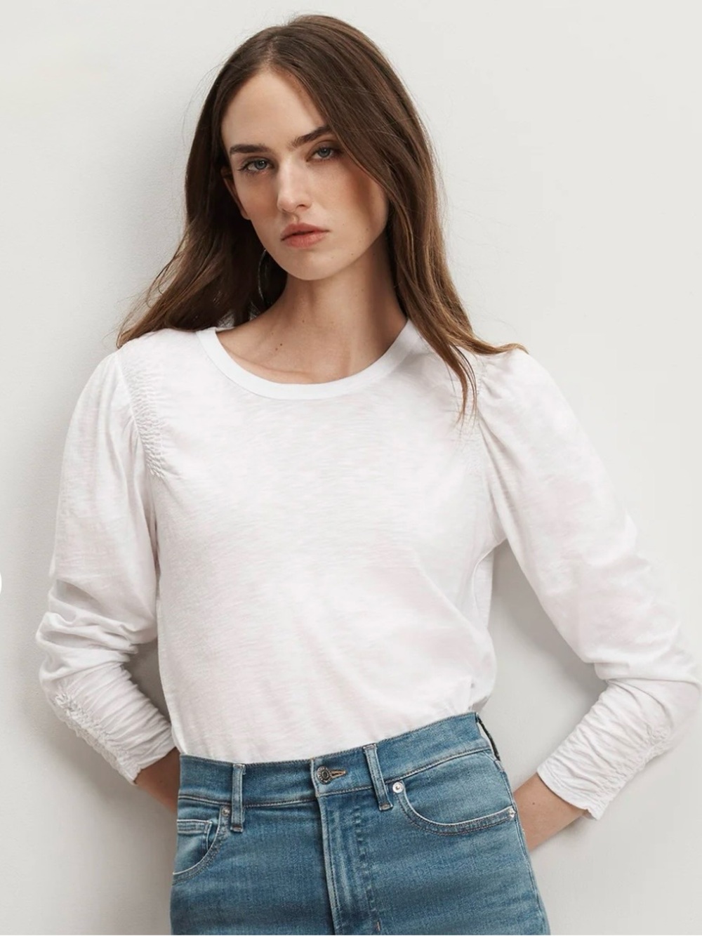 VERONICA BEARD Smocked-Shoulder T-
Shirt, White Cotton Long-Sleeve Top